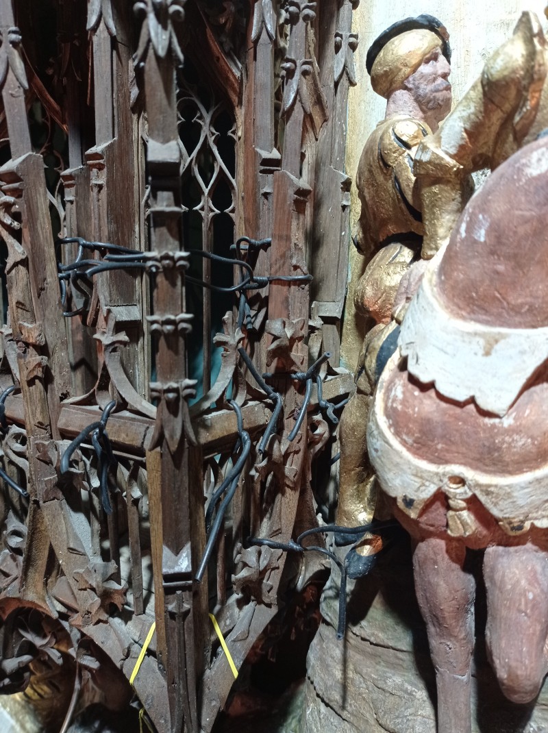 Atelier Giordani - Conservation - Restauration
Edifice – Mobilier - Sculpture – Objets d’art – Moulage –
Pierre, bois métal, polychromie et dorure - Conservation restauration du retable gothique de la Chapelle Saint Sulpice - Bois sculpté
Terre cuite sculptée polychrome et dorure - - Dépoussiérage soigneux
- Etude stratigraphique avec sondage
prise d'empreintes, moulage et tirage d'élément lacunaires
- Collage des éléments bois déchus et des tirage à la résine
- comblement et ragréages 
- Nettoyage 
- Réintégrations colorées
- Réintégration de dorure à la mixtion