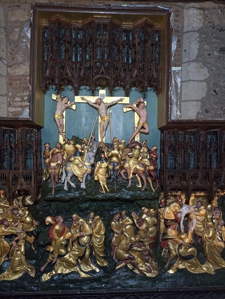 Atelier Giordani - Conservation - Restauration
Edifice – Mobilier - Sculpture – Objets d’art – Moulage –
Pierre, bois métal, polychromie et dorure - Conservation restauration du retable gothique de la Chapelle Saint Sulpice - Bois sculpté
Terre cuite sculptée polychrome et dorure - - Dépoussiérage soigneux
- Etude stratigraphique avec sondage
prise d'empreintes, moulage et tirage d'élément lacunaires
- Collage des éléments bois déchus et des tirage à la résine
- comblement et ragréages 
- Nettoyage 
- Réintégrations colorées
- Réintégration de dorure à la mixtion
