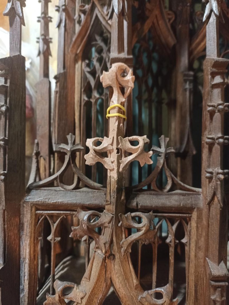 Atelier Giordani - Conservation - Restauration
Edifice – Mobilier - Sculpture – Objets d’art – Moulage –
Pierre, bois métal, polychromie et dorure - Conservation restauration du retable gothique de la Chapelle Saint Sulpice - Bois sculpté
Terre cuite sculptée polychrome et dorure - - Dépoussiérage soigneux
- Etude stratigraphique avec sondage
prise d'empreintes, moulage et tirage d'élément lacunaires
- Collage des éléments bois déchus et des tirage à la résine
- comblement et ragréages 
- Nettoyage 
- Réintégrations colorées
- Réintégration de dorure à la mixtion