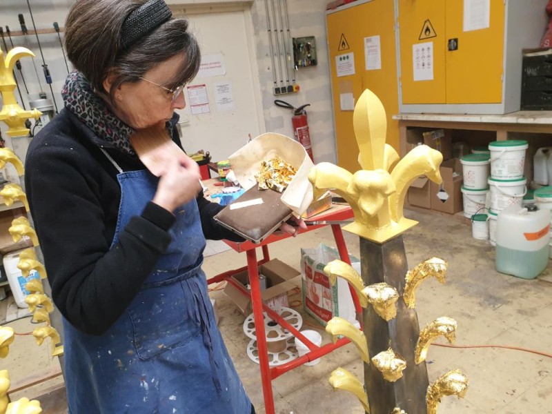 Atelier Giordani - Conservation - Restauration
Edifice – Mobilier - Sculpture – Objets d’art – Moulage –
Pierre, bois métal, polychromie et dorure - Dorure dôme Basilique Notre Dame de Bon-secours - Dorure à la mixtion - Application de la peinture d’accroche
Application de la peinture teinté ocre jaune
Application de la mixtion
Pose des feuilles d’or libres et encollées puis époussetage
Retouches or mica
Matage