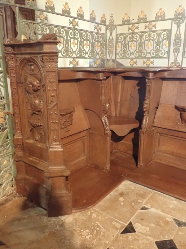 Atelier Giordani - Conservation - Restauration
Edifice – Mobilier - Sculpture – Objets d’art – Moulage –
Pierre, bois métal, polychromie et dorure - Restauration de stalles - Fer forgé et bois - - Nettoyage et purge des éléments dégradés
- Traitement fongicide et insecticide par anoxie dynamique
- Consolidation chimique des bois fragilisés
- Vérification des assemblages et remise en jeu des miséricordes
- Greffes, renforts, collages et comblements
- Harmonisation
- Cirage
