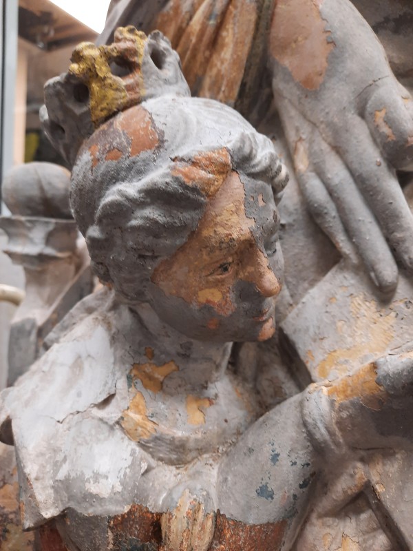 Atelier Giordani - Conservation - Restauration
Edifice – Mobilier - Sculpture – Objets d’art – Moulage –
Pierre, bois métal, polychromie et dorure - Restauration et dégagement du groupe sculpté de l'éducation de la Vierge - Pierre polychrome - - Traitement du support
- Dépoussiérage	
- Dégagement de polychromie	
- Refixage polychromie	
- Nettoyage	
- Masticage	
- Retouche et réintégration colorée