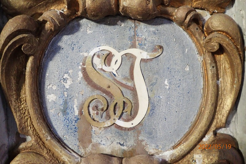 Atelier Giordani - Conservation - Restauration
Edifice – Mobilier - Sculpture – Objets d’art – Moulage –
Pierre, bois métal, polychromie et dorure - Retable majeur Becquigny - Bois polychrome et dorure - - Dépoussiérage et nettoyage
- Assainissement de l'ouvrage
- Consolidation structurelle
- Conservation restauration de toute la statuaire
- Refixage de la polychromie et réintégration colorée
- Allègement de la bronzine et restauration de la dorure sur mixtion à la feuille d'or