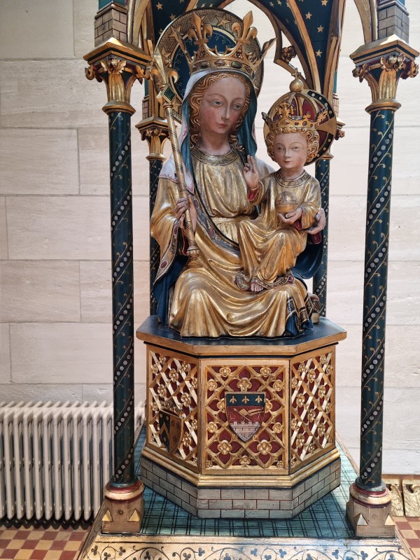 Atelier Giordani - Conservation - Restauration
Edifice – Mobilier - Sculpture – Objets d’art – Moulage –
Pierre, bois métal, polychromie et dorure - Restauration d'une statue de la Vierge à l'enfant de la Cathédrale Notre-Dame-de-la-Treille en bois polychrome et dorure - Bois polychrome et dorure - -Dépose/repose avec transfert en atelier
-Dépoussiérage minutieux sous aspiration contrôlée
-Refixage de la polychromie soulevée
-Nettoyage au triammonium citrate
-Complément de sculpture
-Réintégration de dorure
-Réintégration de polychromie
- Protection de la surface par application d'une cire microcristalline