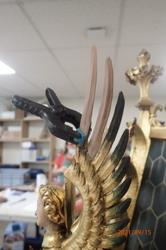 Atelier Giordani - Conservation - Restauration
Edifice – Mobilier - Sculpture – Objets d’art – Moulage –
Pierre, bois métal, polychromie et dorure - Restauration d'une statue de la Vierge à l'enfant de la Cathédrale Notre-Dame-de-la-Treille en bois polychrome et dorure - Bois polychrome et dorure - -Dépose/repose avec transfert en atelier
-Dépoussiérage minutieux sous aspiration contrôlée
-Refixage de la polychromie soulevée
-Nettoyage au triammonium citrate
-Complément de sculpture
-Réintégration de dorure
-Réintégration de polychromie
- Protection de la surface par application d'une cire microcristalline