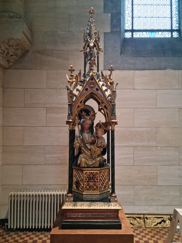 Atelier Giordani - Conservation - Restauration
Edifice – Mobilier - Sculpture – Objets d’art – Moulage –
Pierre, bois métal, polychromie et dorure - Restauration d'une statue de la Vierge à l'enfant de la Cathédrale Notre-Dame-de-la-Treille en bois polychrome et dorure - Bois polychrome et dorure - -Dépose/repose avec transfert en atelier
-Dépoussiérage minutieux sous aspiration contrôlée
-Refixage de la polychromie soulevée
-Nettoyage au triammonium citrate
-Complément de sculpture
-Réintégration de dorure
-Réintégration de polychromie
- Protection de la surface par application d'une cire microcristalline