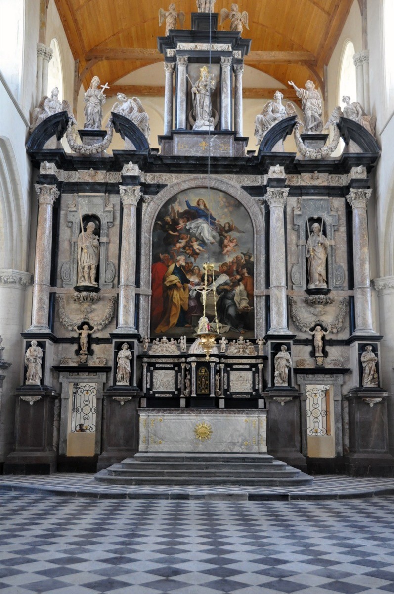 Atelier Giordani - Conservation - Restauration
Edifice – Mobilier - Sculpture – Objets d’art – Moulage –
Pierre, bois métal, polychromie et dorure - Restauration de la statuaire et du 
décor sculpté du retable majeur 
et des clôtures - Albâtre et marbres - OPÉRATIONS RÉALISÉES
- Nettoyage par compresses 
- Consolidation de la pierre 
- Réintégration formelle 
- Ragréages, collage et goujonnage 
- Harmonisation

Décors et statuaires, déposés, traités en atelier et remontés