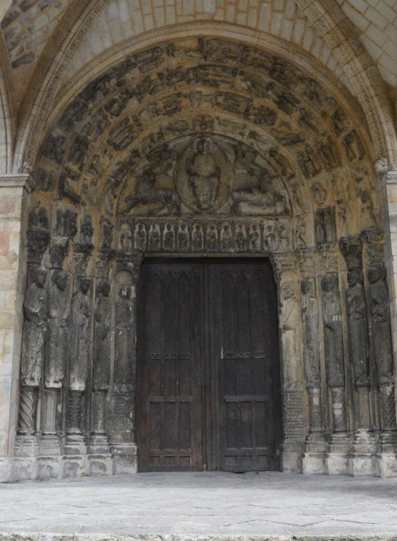 Atelier Giordani - Conservation - Restauration
Edifice – Mobilier - Sculpture – Objets d’art – Moulage –
Pierre, bois métal, polychromie et dorure - Étude stratigraphique du portail royal sud - Étude stratigraphique, en cotraitance avec H. Chevalier - OPÉRATIONS RÉALISÉES : 

- Cartographie 
- Relevés Sondages 
- Prélèvements 
- Analyses laboratoire 
- Synthèse 

Présentation des résultats à un colloque