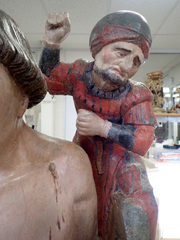 Atelier Giordani - Conservation - Restauration
Edifice – Mobilier - Sculpture – Objets d’art – Moulage –
Pierre, bois métal, polychromie et dorure - Conservation restauration de 2 retables baldaquin pour l'Eglise Saint Quentin - Bois polychrome - -	Dépoussiérage soigneux 
-	Purges des altération et anciennes restaurations
-	Traitement insecticide et fongicide
-	Consolidation chimide du bois
-	Révision des assemblages et resserrement des disjointoiements
-	Consolidation par pièces de renforts et greffes de bois de même essence
-	Bouchages et modelage des manques à la résine époxydique
-	Nettoyage des surfaces
-	Masticage des lacunes de surface
-	Traitement des éléments métalliques
-	Harmonisation colorée des surfaces
-	Restauration des statues
-      Dégagement de polychromie de la Statue de la Vierge à l'enfant