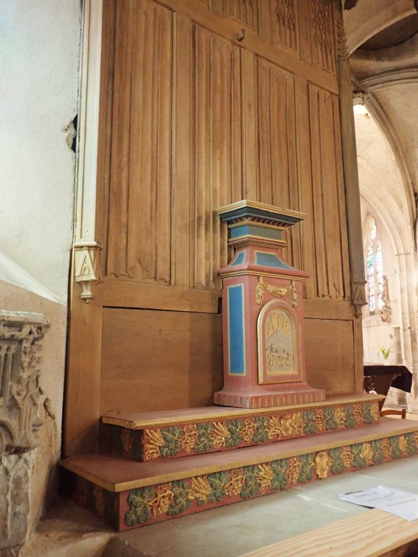 Atelier Giordani - Conservation - Restauration
Edifice – Mobilier - Sculpture – Objets d’art – Moulage –
Pierre, bois métal, polychromie et dorure - Conservation restauration de 2 retables baldaquin pour l'Eglise Saint Quentin - Bois polychrome - -	Dépoussiérage soigneux 
-	Purges des altération et anciennes restaurations
-	Traitement insecticide et fongicide
-	Consolidation chimide du bois
-	Révision des assemblages et resserrement des disjointoiements
-	Consolidation par pièces de renforts et greffes de bois de même essence
-	Bouchages et modelage des manques à la résine époxydique
-	Nettoyage des surfaces
-	Masticage des lacunes de surface
-	Traitement des éléments métalliques
-	Harmonisation colorée des surfaces
-	Restauration des statues
-      Dégagement de polychromie de la Statue de la Vierge à l'enfant