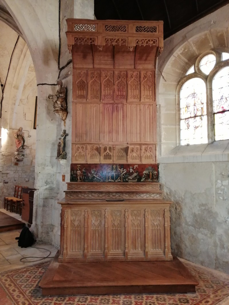 Atelier Giordani - Conservation - Restauration
Edifice – Mobilier - Sculpture – Objets d’art – Moulage –
Pierre, bois métal, polychromie et dorure - Conservation restauration de 2 retables baldaquin pour l'Eglise Saint Quentin - Bois polychrome - -	Dépoussiérage soigneux 
-	Purges des altération et anciennes restaurations
-	Traitement insecticide et fongicide
-	Consolidation chimide du bois
-	Révision des assemblages et resserrement des disjointoiements
-	Consolidation par pièces de renforts et greffes de bois de même essence
-	Bouchages et modelage des manques à la résine époxydique
-	Nettoyage des surfaces
-	Masticage des lacunes de surface
-	Traitement des éléments métalliques
-	Harmonisation colorée des surfaces
-	Restauration des statues
-      Dégagement de polychromie de la Statue de la Vierge à l'enfant