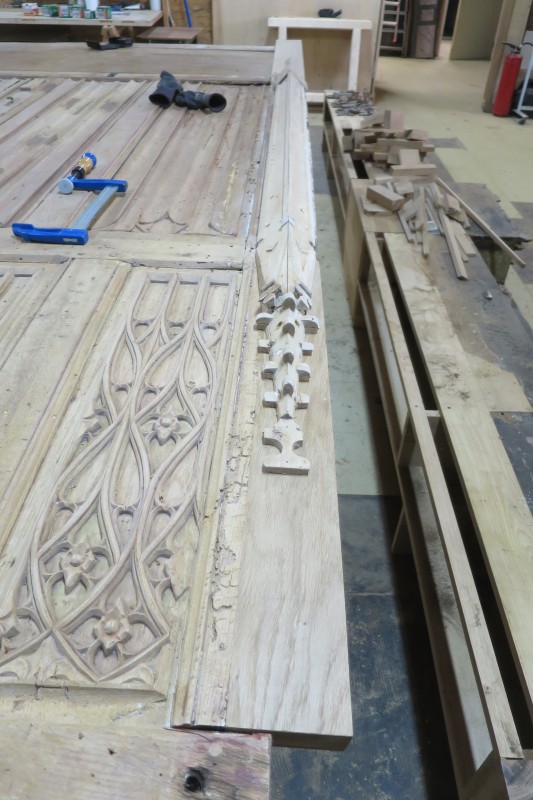 Atelier Giordani - Conservation - Restauration
Edifice – Mobilier - Sculpture – Objets d’art – Moulage –
Pierre, bois métal, polychromie et dorure - Conservation restauration de 2 retables baldaquin pour l'Eglise Saint Quentin - Bois polychrome - -	Dépoussiérage soigneux 
-	Purges des altération et anciennes restaurations
-	Traitement insecticide et fongicide
-	Consolidation chimide du bois
-	Révision des assemblages et resserrement des disjointoiements
-	Consolidation par pièces de renforts et greffes de bois de même essence
-	Bouchages et modelage des manques à la résine époxydique
-	Nettoyage des surfaces
-	Masticage des lacunes de surface
-	Traitement des éléments métalliques
-	Harmonisation colorée des surfaces
-	Restauration des statues
-      Dégagement de polychromie de la Statue de la Vierge à l'enfant