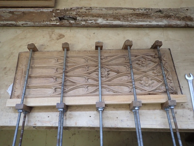 Atelier Giordani - Conservation - Restauration
Edifice – Mobilier - Sculpture – Objets d’art – Moulage –
Pierre, bois métal, polychromie et dorure - Conservation restauration de 2 retables baldaquin pour l'Eglise Saint Quentin - Bois polychrome - -	Dépoussiérage soigneux 
-	Purges des altération et anciennes restaurations
-	Traitement insecticide et fongicide
-	Consolidation chimide du bois
-	Révision des assemblages et resserrement des disjointoiements
-	Consolidation par pièces de renforts et greffes de bois de même essence
-	Bouchages et modelage des manques à la résine époxydique
-	Nettoyage des surfaces
-	Masticage des lacunes de surface
-	Traitement des éléments métalliques
-	Harmonisation colorée des surfaces
-	Restauration des statues
-      Dégagement de polychromie de la Statue de la Vierge à l'enfant