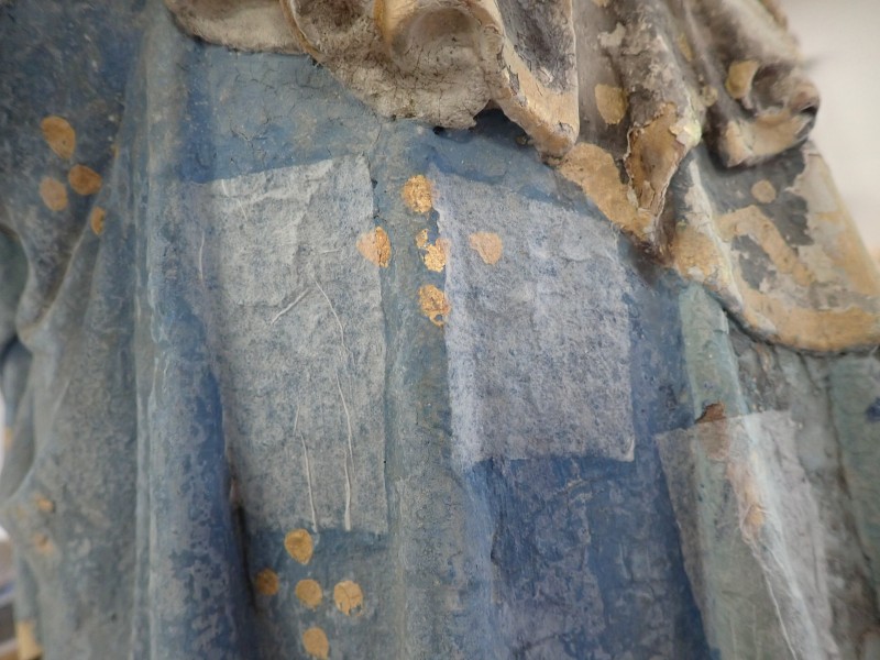 Atelier Giordani - Conservation - Restauration
Edifice – Mobilier - Sculpture – Objets d’art – Moulage –
Pierre, bois métal, polychromie et dorure - Conservation restauration de 2 retables baldaquin pour l'Eglise Saint Quentin - Bois polychrome - -	Dépoussiérage soigneux 
-	Purges des altération et anciennes restaurations
-	Traitement insecticide et fongicide
-	Consolidation chimide du bois
-	Révision des assemblages et resserrement des disjointoiements
-	Consolidation par pièces de renforts et greffes de bois de même essence
-	Bouchages et modelage des manques à la résine époxydique
-	Nettoyage des surfaces
-	Masticage des lacunes de surface
-	Traitement des éléments métalliques
-	Harmonisation colorée des surfaces
-	Restauration des statues
-      Dégagement de polychromie de la Statue de la Vierge à l'enfant