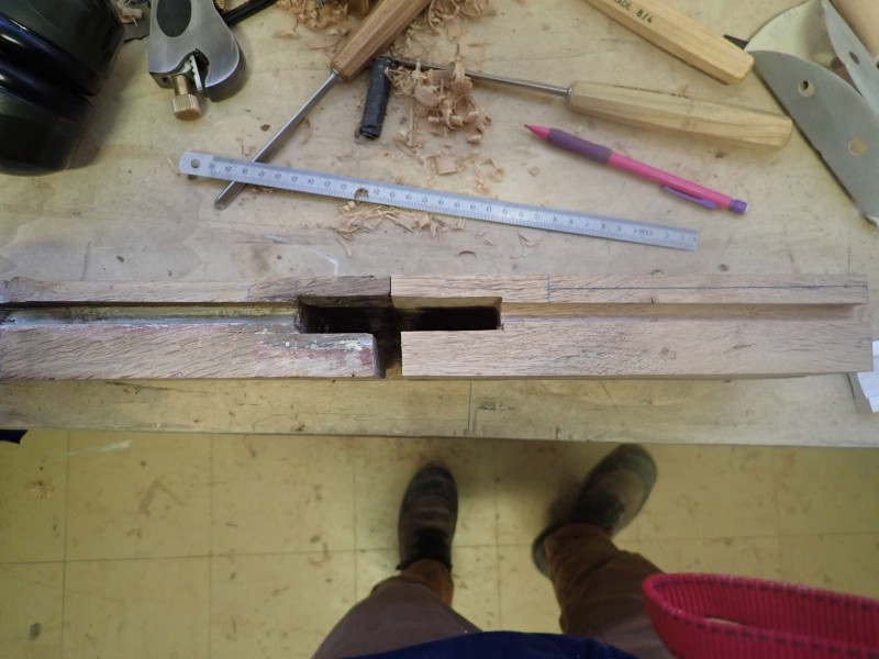 Atelier Giordani - Conservation - Restauration
Edifice – Mobilier - Sculpture – Objets d’art – Moulage –
Pierre, bois métal, polychromie et dorure - Conservation restauration de 2 retables baldaquin pour l'Eglise Saint Quentin - Bois polychrome - -	Dépoussiérage soigneux 
-	Purges des altération et anciennes restaurations
-	Traitement insecticide et fongicide
-	Consolidation chimide du bois
-	Révision des assemblages et resserrement des disjointoiements
-	Consolidation par pièces de renforts et greffes de bois de même essence
-	Bouchages et modelage des manques à la résine époxydique
-	Nettoyage des surfaces
-	Masticage des lacunes de surface
-	Traitement des éléments métalliques
-	Harmonisation colorée des surfaces
-	Restauration des statues
-      Dégagement de polychromie de la Statue de la Vierge à l'enfant