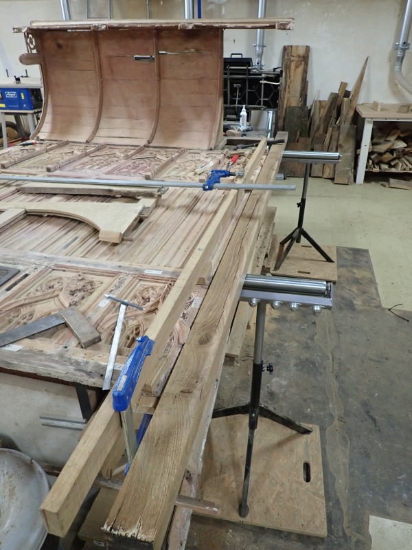 Atelier Giordani - Conservation - Restauration
Edifice – Mobilier - Sculpture – Objets d’art – Moulage –
Pierre, bois métal, polychromie et dorure - Conservation restauration de 2 retables baldaquin pour l'Eglise Saint Quentin - Bois polychrome - -	Dépoussiérage soigneux 
-	Purges des altération et anciennes restaurations
-	Traitement insecticide et fongicide
-	Consolidation chimide du bois
-	Révision des assemblages et resserrement des disjointoiements
-	Consolidation par pièces de renforts et greffes de bois de même essence
-	Bouchages et modelage des manques à la résine époxydique
-	Nettoyage des surfaces
-	Masticage des lacunes de surface
-	Traitement des éléments métalliques
-	Harmonisation colorée des surfaces
-	Restauration des statues
-      Dégagement de polychromie de la Statue de la Vierge à l'enfant