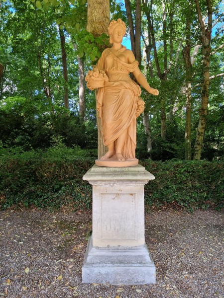 Atelier Giordani - Conservation - Restauration
Edifice – Mobilier - Sculpture – Objets d’art – Moulage –
Pierre, bois métal, polychromie et dorure - Conservation restauration de 2 statues en terre cuite du jardin du Château d'Omonville - Terre cuite - - Dépose et transfert en atelier
- Repérage des fragments déposés
- Purge des anciennes restaurations et badigeons écaillant
- Traitement biocide
-  Dépoussiérage soigneux sous aspiration contrôlée
- Pré-consolidation du support
- Re-fixage de polychromie
- Nettoyage 
- Consolidation du support
- Re-fixage du badigeon
- Goujonnages et collage
- Renforts structurels
- Comblement et remodelage des manques
- Comblement des fissures par coulis de chaux
- Retouche colorées et harmonisation
- Repose et scellement