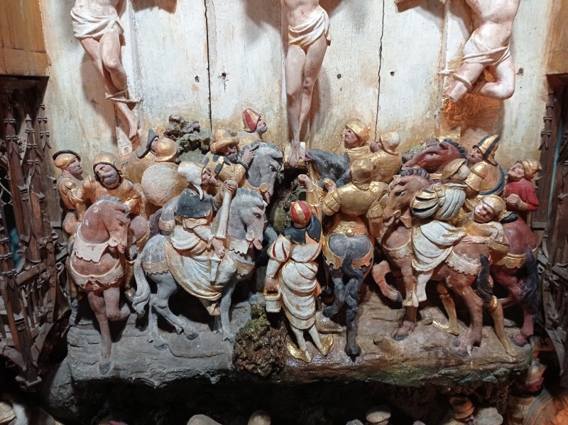 Atelier Giordani - Conservation - Restauration
Edifice – Mobilier - Sculpture – Objets d’art – Moulage –
Pierre, bois métal, polychromie et dorure - Conservation restauration du retable gothique de la Chapelle Saint Sulpice - Bois sculpté
Terre cuite sculptée polychrome et dorure - - Dépoussiérage soigneux
- Etude stratigraphique avec sondage
prise d'empreintes, moulage et tirage d'élément lacunaires
- Collage des éléments bois déchus et des tirage à la résine
- comblement et ragréages 
- Nettoyage 
- Réintégrations colorées
- Réintégration de dorure à la mixtion