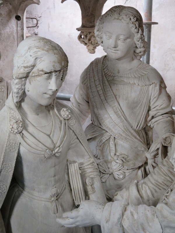 Atelier Giordani - Conservation - Restauration
Edifice – Mobilier - Sculpture – Objets d’art – Moulage –
Pierre, bois métal, polychromie et dorure - Conservation restauration du tour de chœur de la Cathédrale Notre Dame de Chartres - Pierre - - Dépoussiérage soigneux
- Pré-consolidation de l'épiderme
- Nettoyage par application de latex pelable
- Nettoyage complémentaire par application de compresse de carbonate d'ammonium
- Rinçage à l'eau déminéralisé et brossage doux
- Purge des joints défaillants et rejointoiement
- Consolidation du support
- Traitement des ferrures, agrafes et éléments ferreux
- Reprise d'enduits et ragréages
- Goujonnages et collages
-Patine d'harmonisation