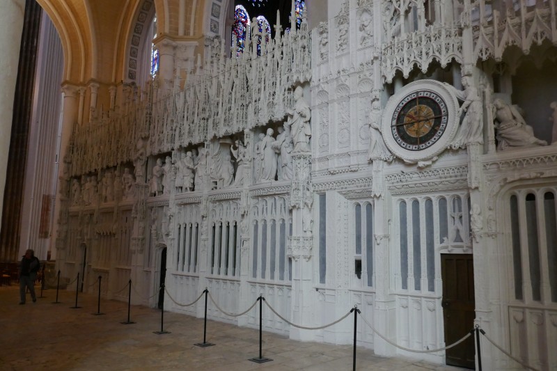 Atelier Giordani - Conservation - Restauration
Edifice – Mobilier - Sculpture – Objets d’art – Moulage –
Pierre, bois métal, polychromie et dorure - Conservation restauration du tour de chœur de la Cathédrale Notre Dame de Chartres - Pierre - - Dépoussiérage soigneux
- Pré-consolidation de l'épiderme
- Nettoyage par application de latex pelable
- Nettoyage complémentaire par application de compresse de carbonate d'ammonium
- Rinçage à l'eau déminéralisé et brossage doux
- Purge des joints défaillants et rejointoiement
- Consolidation du support
- Traitement des ferrures, agrafes et éléments ferreux
- Reprise d'enduits et ragréages
- Goujonnages et collages
-Patine d'harmonisation