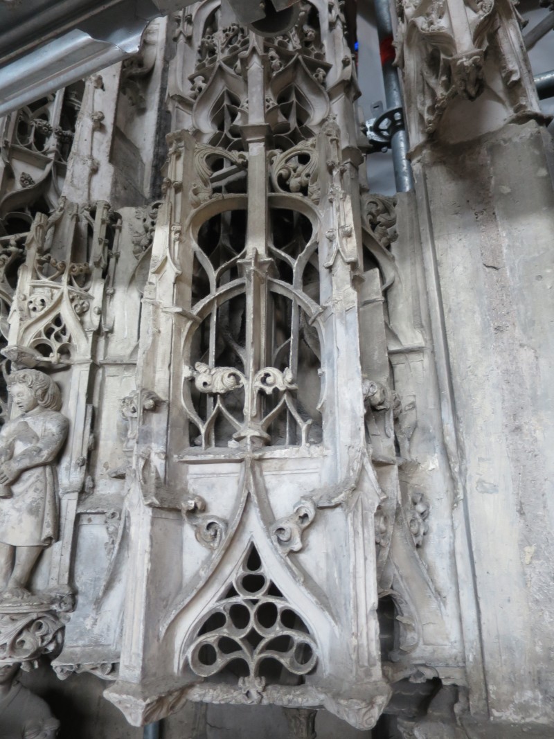 Atelier Giordani - Conservation - Restauration
Edifice – Mobilier - Sculpture – Objets d’art – Moulage –
Pierre, bois métal, polychromie et dorure - Conservation restauration du tour de chœur de la Cathédrale Notre Dame de Chartres - Pierre - - Dépoussiérage soigneux
- Pré-consolidation de l'épiderme
- Nettoyage par application de latex pelable
- Nettoyage complémentaire par application de compresse de carbonate d'ammonium
- Rinçage à l'eau déminéralisé et brossage doux
- Purge des joints défaillants et rejointoiement
- Consolidation du support
- Traitement des ferrures, agrafes et éléments ferreux
- Reprise d'enduits et ragréages
- Goujonnages et collages
-Patine d'harmonisation
