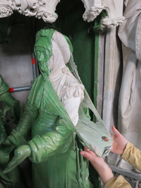 Atelier Giordani - Conservation - Restauration
Edifice – Mobilier - Sculpture – Objets d’art – Moulage –
Pierre, bois métal, polychromie et dorure - Conservation restauration du tour de chœur de la Cathédrale Notre Dame de Chartres - Pierre - - Dépoussiérage soigneux
- Pré-consolidation de l'épiderme
- Nettoyage par application de latex pelable
- Nettoyage complémentaire par application de compresse de carbonate d'ammonium
- Rinçage à l'eau déminéralisé et brossage doux
- Purge des joints défaillants et rejointoiement
- Consolidation du support
- Traitement des ferrures, agrafes et éléments ferreux
- Reprise d'enduits et ragréages
- Goujonnages et collages
-Patine d'harmonisation