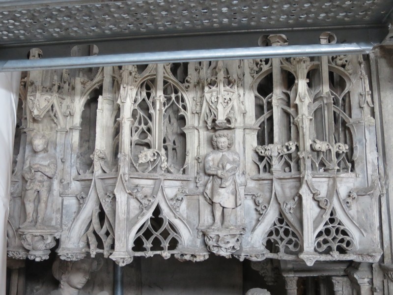Atelier Giordani - Conservation - Restauration
Edifice – Mobilier - Sculpture – Objets d’art – Moulage –
Pierre, bois métal, polychromie et dorure - Conservation restauration du tour de chœur de la Cathédrale Notre Dame de Chartres - Pierre - - Dépoussiérage soigneux
- Pré-consolidation de l'épiderme
- Nettoyage par application de latex pelable
- Nettoyage complémentaire par application de compresse de carbonate d'ammonium
- Rinçage à l'eau déminéralisé et brossage doux
- Purge des joints défaillants et rejointoiement
- Consolidation du support
- Traitement des ferrures, agrafes et éléments ferreux
- Reprise d'enduits et ragréages
- Goujonnages et collages
-Patine d'harmonisation