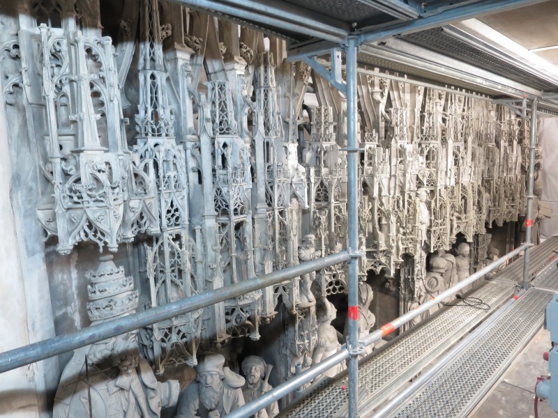 Atelier Giordani - Conservation - Restauration
Edifice – Mobilier - Sculpture – Objets d’art – Moulage –
Pierre, bois métal, polychromie et dorure - Conservation restauration du tour de chœur de la Cathédrale Notre Dame de Chartres - Pierre - - Dépoussiérage soigneux
- Pré-consolidation de l'épiderme
- Nettoyage par application de latex pelable
- Nettoyage complémentaire par application de compresse de carbonate d'ammonium
- Rinçage à l'eau déminéralisé et brossage doux
- Purge des joints défaillants et rejointoiement
- Consolidation du support
- Traitement des ferrures, agrafes et éléments ferreux
- Reprise d'enduits et ragréages
- Goujonnages et collages
-Patine d'harmonisation