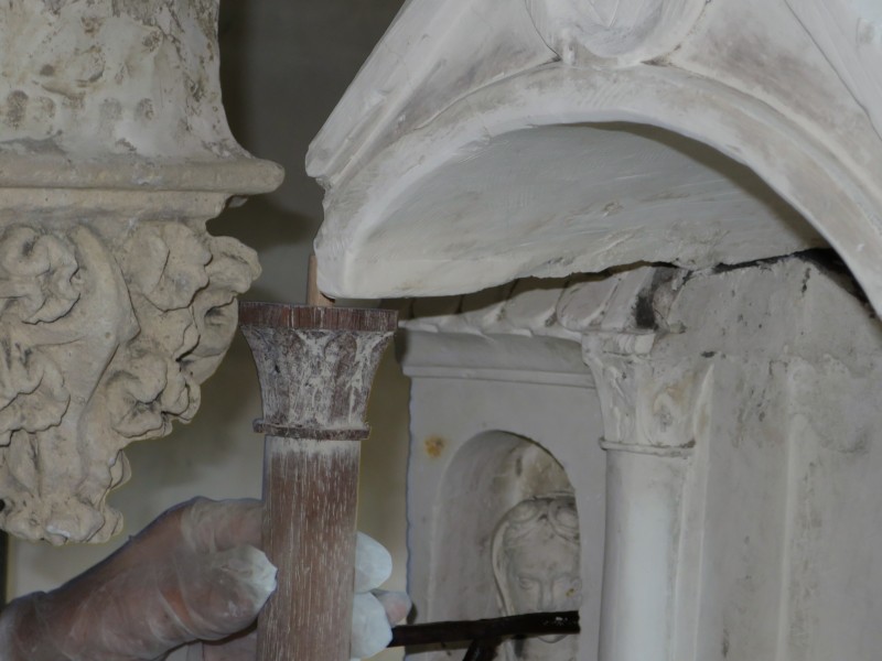 Atelier Giordani - Conservation - Restauration
Edifice – Mobilier - Sculpture – Objets d’art – Moulage –
Pierre, bois métal, polychromie et dorure - Conservation restauration du tour de chœur de la Cathédrale Notre Dame de Chartres - Pierre - - Dépoussiérage soigneux
- Pré-consolidation de l'épiderme
- Nettoyage par application de latex pelable
- Nettoyage complémentaire par application de compresse de carbonate d'ammonium
- Rinçage à l'eau déminéralisé et brossage doux
- Purge des joints défaillants et rejointoiement
- Consolidation du support
- Traitement des ferrures, agrafes et éléments ferreux
- Reprise d'enduits et ragréages
- Goujonnages et collages
-Patine d'harmonisation
