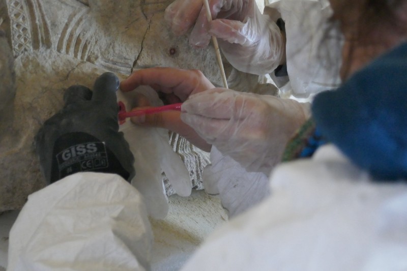 Atelier Giordani - Conservation - Restauration
Edifice – Mobilier - Sculpture – Objets d’art – Moulage –
Pierre, bois métal, polychromie et dorure - Conservation restauration du Portail royal Sud de la Cathédrale Saint Julien - Pierre polychrome - - Dessalements ponctuels
- Dépoussiérage soigneux
- Refixage des vestiges de polychromie
- Nettoyage par micro-gommage
- Nettoyage par désincrustation photonique
- Consolidation chimique de la pierre
- Renforts structurels
- Purges et reprises des joints d'appareillages 
- Traitement des éléments métalliques
- Retouches ponctuelles
- Patine d'harmonisation