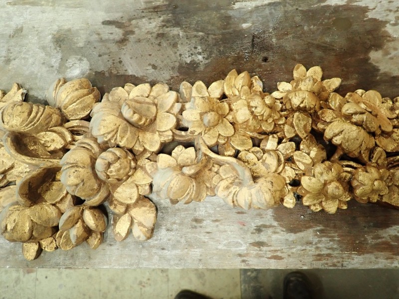 Atelier Giordani - Conservation - Restauration
Edifice – Mobilier - Sculpture – Objets d’art – Moulage –
Pierre, bois métal, polychromie et dorure - Conservation-restauration – Retable majeur - Bois peint - OPÉRATIONS RÉALISÉES
-	Dépose, transfert et dépoussiérage
-	Traitement insecticide curatif et consolidation des bois 
-	Révision et consolidation des assemblages
-	Restitution et compléments des éléments manquants
-	Greffes
-	Nettoyage et fixage
-	Masticages, réintégrations colorées, 
dorure à la mixtion et mises en cire
- Transfert et repose