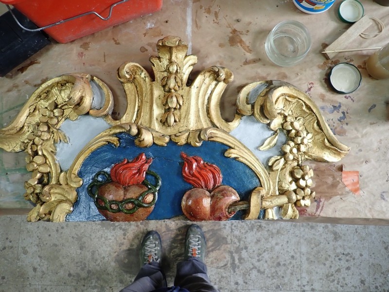 Atelier Giordani - Conservation - Restauration
Edifice – Mobilier - Sculpture – Objets d’art – Moulage –
Pierre, bois métal, polychromie et dorure - Conservation-restauration – Retable majeur - Bois peint - OPÉRATIONS RÉALISÉES
-	Dépose, transfert et dépoussiérage
-	Traitement insecticide curatif et consolidation des bois 
-	Révision et consolidation des assemblages
-	Restitution et compléments des éléments manquants
-	Greffes
-	Nettoyage et fixage
-	Masticages, réintégrations colorées, 
dorure à la mixtion et mises en cire
- Transfert et repose