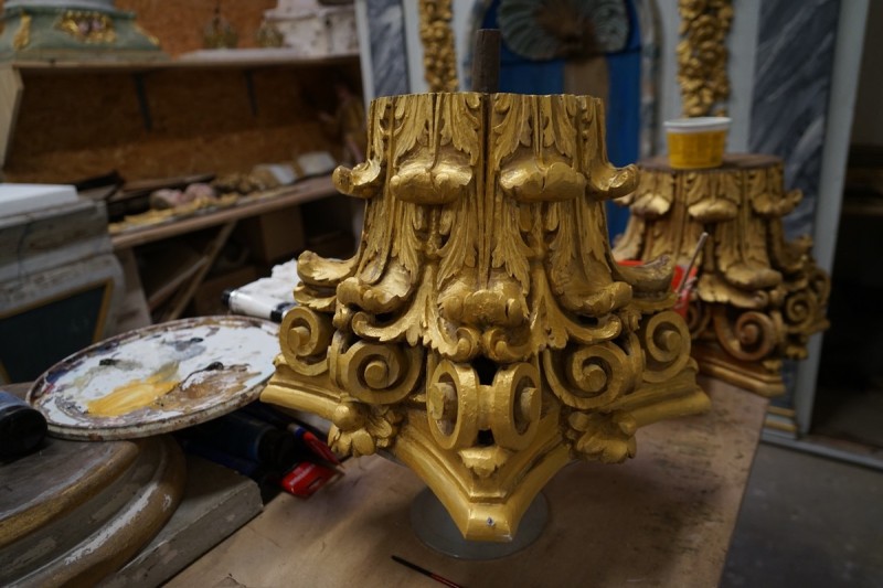 Atelier Giordani - Conservation - Restauration
Edifice – Mobilier - Sculpture – Objets d’art – Moulage –
Pierre, bois métal, polychromie et dorure - Conservation-restauration – Retable majeur - Bois peint - OPÉRATIONS RÉALISÉES
-	Dépose, transfert et dépoussiérage
-	Traitement insecticide curatif et consolidation des bois 
-	Révision et consolidation des assemblages
-	Restitution et compléments des éléments manquants
-	Greffes
-	Nettoyage et fixage
-	Masticages, réintégrations colorées, 
dorure à la mixtion et mises en cire
- Transfert et repose