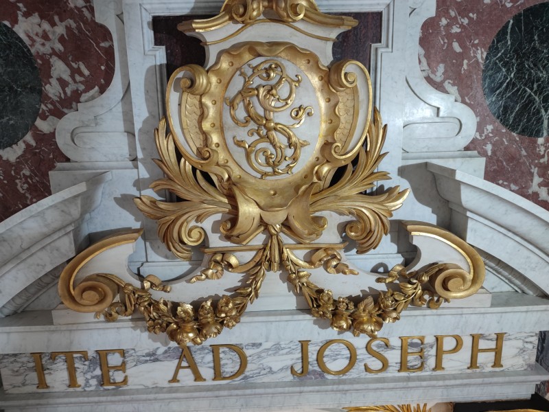 Atelier Giordani - Conservation - Restauration
Edifice – Mobilier - Sculpture – Objets d’art – Moulage –
Pierre, bois métal, polychromie et dorure - Conservation restauration retable St Joseph de la Basilique Notre-Dame - Bois - Marbre - Dorure - - Dépose-repose et transfert en atelier des ornements pour interventions
- Traitement insecticide des ornements bois
- Dépoussiérage soigneux
- Consolidation chimique du bois
- Nettoyage au TAC
- Passivation des éléments ferreux
- Vérification des systèmes d'assemblages
- Restitutions par goujonnage et collage des éléments mobiles et éléments modelés
- Comblements des manques et lacunes
- Masticage des lacunes de surfaces
- Réintégration colorées ponctuelles
- Dorures à la mixtion