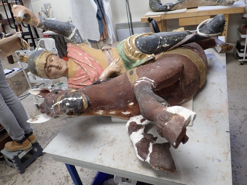 Atelier Giordani - Conservation - Restauration
Edifice – Mobilier - Sculpture – Objets d’art – Moulage –
Pierre, bois métal, polychromie et dorure - Restauration du retable latéral sud de l’église Saint Georges - Dépose partielle du retable, traitement des statues et décors d’applique infestés d’insectes xylophages par passage en machine d’anoxie dynamique (traitement par privation d’oxygène) - OPÉRATIONS RÉALISÉES

Reprise de la structure, greffes, et restitution des manques. 

Nettoyage de l’ensemble, fixation des zones de peinture écaillante, et restauration de la polychromie par réalisation 
de retouches de faux-bois et reprise de la dorure.