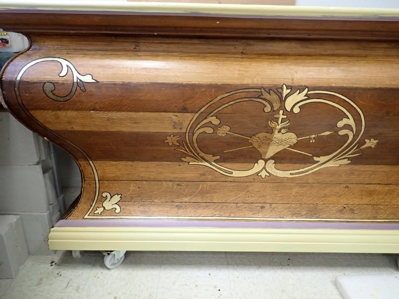 Atelier Giordani - Conservation - Restauration
Edifice – Mobilier - Sculpture – Objets d’art – Moulage –
Pierre, bois métal, polychromie et dorure - Restauration du retable latéral sud de l’église Saint Georges - Dépose partielle du retable, traitement des statues et décors d’applique infestés d’insectes xylophages par passage en machine d’anoxie dynamique (traitement par privation d’oxygène) - OPÉRATIONS RÉALISÉES

Reprise de la structure, greffes, et restitution des manques. 

Nettoyage de l’ensemble, fixation des zones de peinture écaillante, et restauration de la polychromie par réalisation 
de retouches de faux-bois et reprise de la dorure.