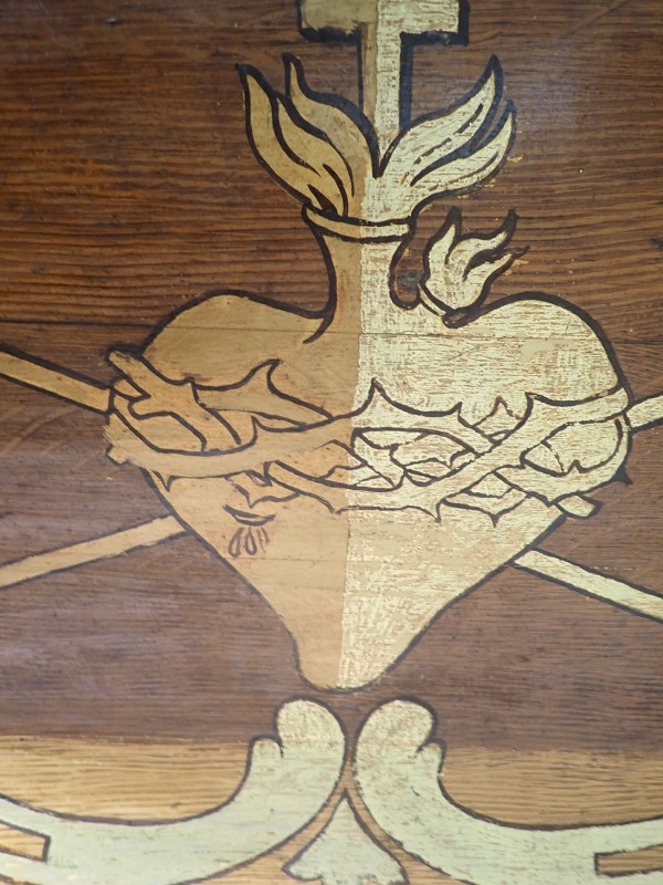 Atelier Giordani - Conservation - Restauration
Edifice – Mobilier - Sculpture – Objets d’art – Moulage –
Pierre, bois métal, polychromie et dorure - Restauration du retable latéral sud de l’église Saint Georges - Dépose partielle du retable, traitement des statues et décors d’applique infestés d’insectes xylophages par passage en machine d’anoxie dynamique (traitement par privation d’oxygène) - OPÉRATIONS RÉALISÉES

Reprise de la structure, greffes, et restitution des manques. 

Nettoyage de l’ensemble, fixation des zones de peinture écaillante, et restauration de la polychromie par réalisation 
de retouches de faux-bois et reprise de la dorure.