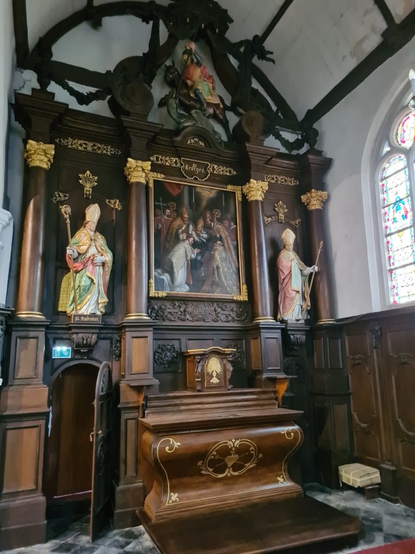 Atelier Giordani - Conservation - Restauration
Edifice – Mobilier - Sculpture – Objets d’art – Moulage –
Pierre, bois métal, polychromie et dorure - Restauration du retable latéral sud de l’église Saint Georges - Dépose partielle du retable, traitement des statues et décors d’applique infestés d’insectes xylophages par passage en machine d’anoxie dynamique (traitement par privation d’oxygène) - OPÉRATIONS RÉALISÉES

Reprise de la structure, greffes, et restitution des manques. 

Nettoyage de l’ensemble, fixation des zones de peinture écaillante, et restauration de la polychromie par réalisation 
de retouches de faux-bois et reprise de la dorure.