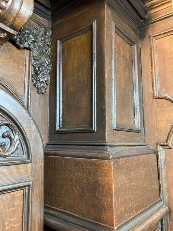 Atelier Giordani - Conservation - Restauration
Edifice – Mobilier - Sculpture – Objets d’art – Moulage –
Pierre, bois métal, polychromie et dorure - Restauration du retable latéral sud de l’église Saint Georges - Dépose partielle du retable, traitement des statues et décors d’applique infestés d’insectes xylophages par passage en machine d’anoxie dynamique (traitement par privation d’oxygène) - OPÉRATIONS RÉALISÉES

Reprise de la structure, greffes, et restitution des manques. 

Nettoyage de l’ensemble, fixation des zones de peinture écaillante, et restauration de la polychromie par réalisation 
de retouches de faux-bois et reprise de la dorure.