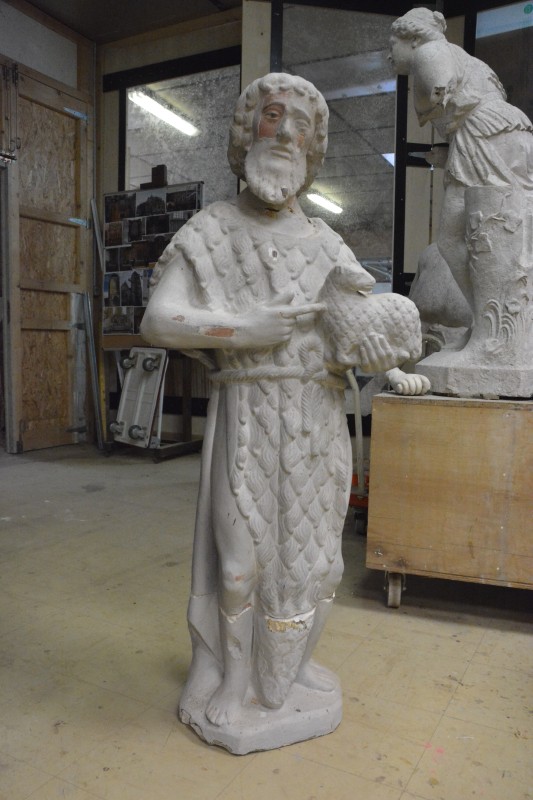 Atelier Giordani - Conservation - Restauration
Edifice – Mobilier - Sculpture – Objets d’art – Moulage –
Pierre, bois métal, polychromie et dorure - Dégagement d'une statue de St Jean-Baptiste en pierre - Pierre polychrome - -transport aller/retour en atelier
- Dégagement mécanique des surpeints sous lunettes binoculaire
- Purge des anciennes restaurations et reprise reprise au polyfila des zones à combler et modeler
- Scellement de la tête et de la terrasse par goujon en inox et colle Hilti
- Retouche colorée
- Repose et fixation