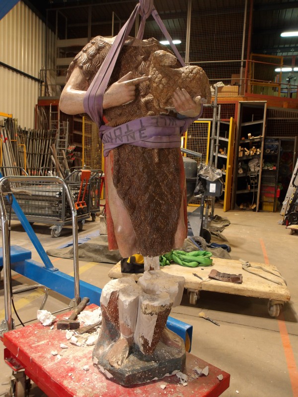 Atelier Giordani - Conservation - Restauration
Edifice – Mobilier - Sculpture – Objets d’art – Moulage –
Pierre, bois métal, polychromie et dorure - Dégagement d'une statue de St Jean-Baptiste en pierre - Pierre polychrome - -transport aller/retour en atelier
- Dégagement mécanique des surpeints sous lunettes binoculaire
- Purge des anciennes restaurations et reprise reprise au polyfila des zones à combler et modeler
- Scellement de la tête et de la terrasse par goujon en inox et colle Hilti
- Retouche colorée
- Repose et fixation