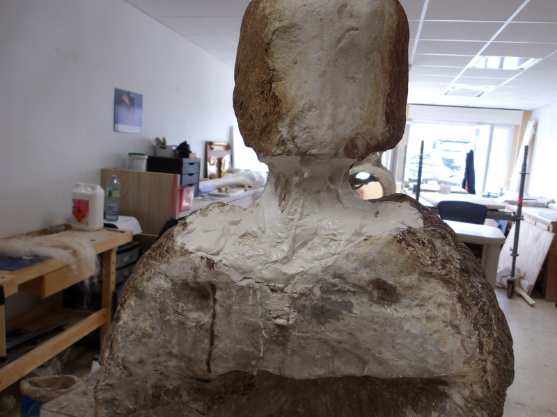 Atelier Giordani - Conservation - Restauration
Edifice – Mobilier - Sculpture – Objets d’art – Moulage –
Pierre, bois métal, polychromie et dorure - Dégagement d'une statue de St Jean-Baptiste en pierre - Pierre polychrome - -transport aller/retour en atelier
- Dégagement mécanique des surpeints sous lunettes binoculaire
- Purge des anciennes restaurations et reprise reprise au polyfila des zones à combler et modeler
- Scellement de la tête et de la terrasse par goujon en inox et colle Hilti
- Retouche colorée
- Repose et fixation