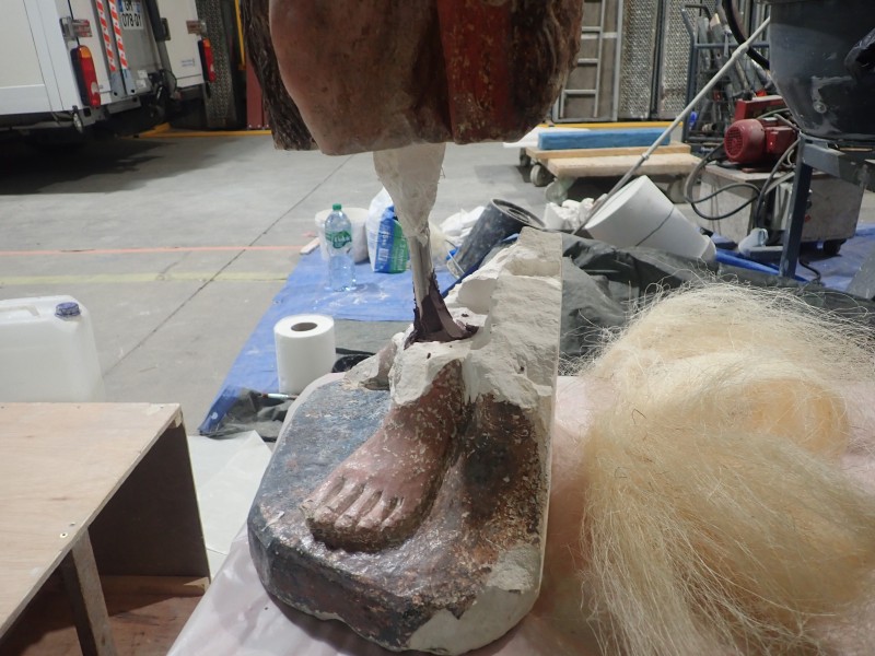 Atelier Giordani - Conservation - Restauration
Edifice – Mobilier - Sculpture – Objets d’art – Moulage –
Pierre, bois métal, polychromie et dorure - Dégagement d'une statue de St Jean-Baptiste en pierre - Pierre polychrome - -transport aller/retour en atelier
- Dégagement mécanique des surpeints sous lunettes binoculaire
- Purge des anciennes restaurations et reprise reprise au polyfila des zones à combler et modeler
- Scellement de la tête et de la terrasse par goujon en inox et colle Hilti
- Retouche colorée
- Repose et fixation
