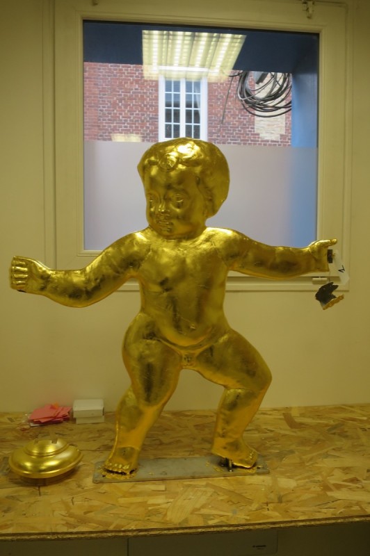 Atelier Giordani - Conservation - Restauration
Edifice – Mobilier - Sculpture – Objets d’art – Moulage –
Pierre, bois métal, polychromie et dorure - Restauration des décors de couverture du choeur - Dorure - Matériaux : support bronze, tôle de cuivre et plomb

OPÉRATIONS RÉALISÉES
- Dépoussiérage et nettoyage des salissures superficielles
- Apprêtage : réalisation des couches de préparation à la peinture époxydique (7 strates)

Dorure : 
- Pose de la mixtion
- Application de la feuille d’or manuellement, à l’aide d’un coussin, de couteaux et de pinceaux plats; utilisation de différents types d’or : or jaune, or Versailles, or Moon Gold, Palladium
- Époussetage, matage à la gélatine, patine

Décors peints : 
- Réalisation des décors peints à la peinture époxydique, patine
- Reprises après repose

Statues (en atelier) ; crête et épi de faîtage, versants de couverture, et lucarne à croupe (in situ)