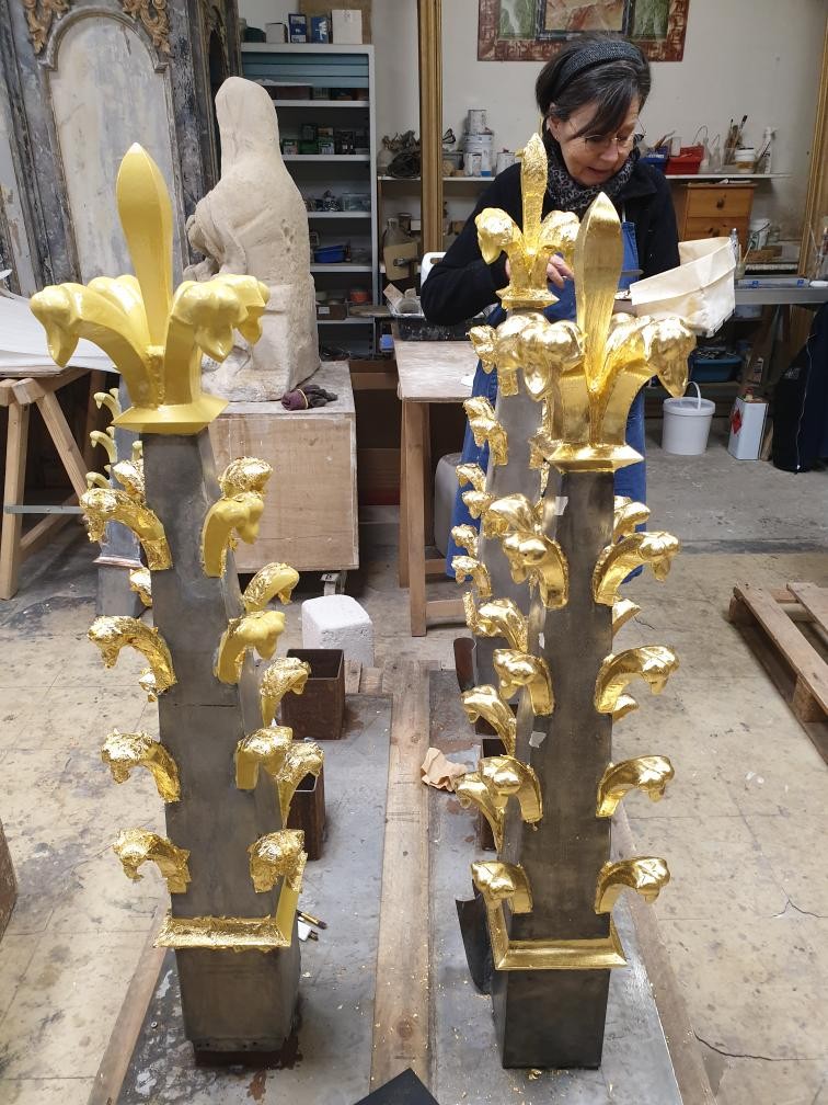 Atelier Giordani - Conservation - Restauration
Edifice – Mobilier - Sculpture – Objets d’art – Moulage –
Pierre, bois métal, polychromie et dorure - Dorure dôme Basilique Notre Dame de Bon-secours - Dorure à la mixtion - Application de la peinture d’accroche
Application de la peinture teinté ocre jaune
Application de la mixtion
Pose des feuilles d’or libres et encollées puis époussetage
Retouches or mica
Matage
