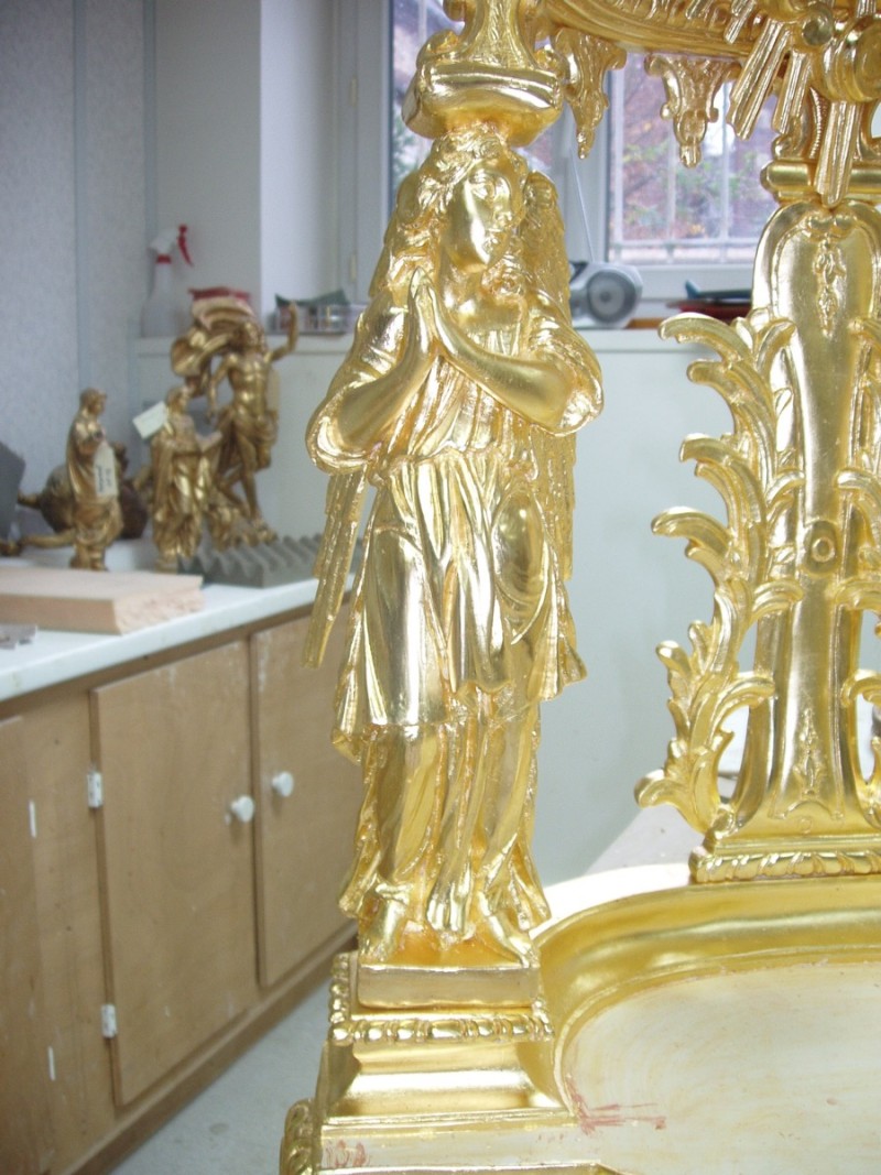 Atelier Giordani - Conservation - Restauration
Edifice – Mobilier - Sculpture – Objets d’art – Moulage –
Pierre, bois métal, polychromie et dorure - Restauration d’un objet d’exposition - Bois polychromé et doré - OPÉRATIONS RÉALISÉES
- Consolidation du bois et traitement 
- Greffes et restitution 
- Compléments sur le décor sculpté 
- Rassemblage 
- Nettoyage 
- Masticage et réintégration 
- Restauration de la dorure 
- Couche de protection 
- Repose après façon d’une console en chêne