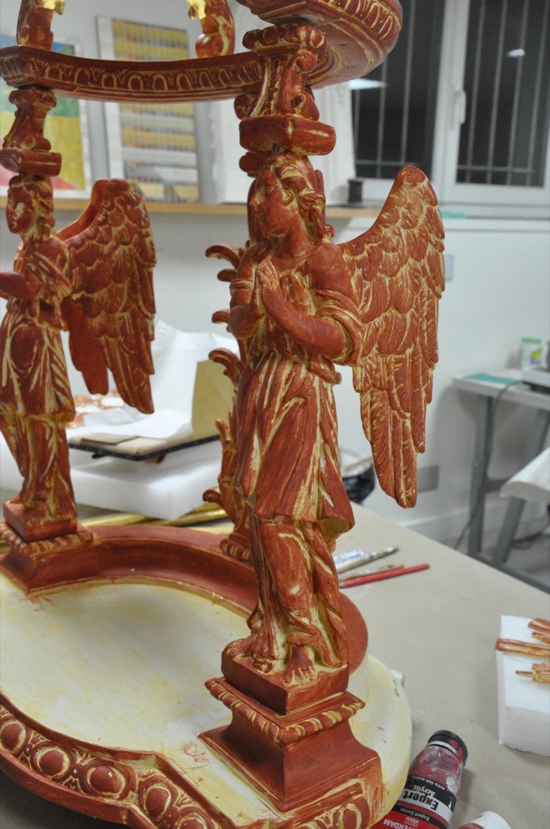 Atelier Giordani - Conservation - Restauration
Edifice – Mobilier - Sculpture – Objets d’art – Moulage –
Pierre, bois métal, polychromie et dorure - Restauration d’un objet d’exposition - Bois polychromé et doré - OPÉRATIONS RÉALISÉES
- Consolidation du bois et traitement 
- Greffes et restitution 
- Compléments sur le décor sculpté 
- Rassemblage 
- Nettoyage 
- Masticage et réintégration 
- Restauration de la dorure 
- Couche de protection 
- Repose après façon d’une console en chêne