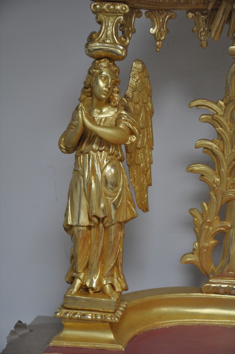 Atelier Giordani - Conservation - Restauration
Edifice – Mobilier - Sculpture – Objets d’art – Moulage –
Pierre, bois métal, polychromie et dorure - Restauration d’un objet d’exposition - Bois polychromé et doré - OPÉRATIONS RÉALISÉES
- Consolidation du bois et traitement 
- Greffes et restitution 
- Compléments sur le décor sculpté 
- Rassemblage 
- Nettoyage 
- Masticage et réintégration 
- Restauration de la dorure 
- Couche de protection 
- Repose après façon d’une console en chêne