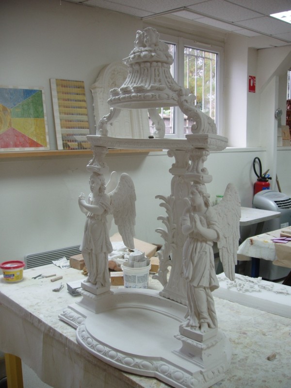 Atelier Giordani - Conservation - Restauration
Edifice – Mobilier - Sculpture – Objets d’art – Moulage –
Pierre, bois métal, polychromie et dorure - Restauration d’un objet d’exposition - Bois polychromé et doré - OPÉRATIONS RÉALISÉES
- Consolidation du bois et traitement 
- Greffes et restitution 
- Compléments sur le décor sculpté 
- Rassemblage 
- Nettoyage 
- Masticage et réintégration 
- Restauration de la dorure 
- Couche de protection 
- Repose après façon d’une console en chêne