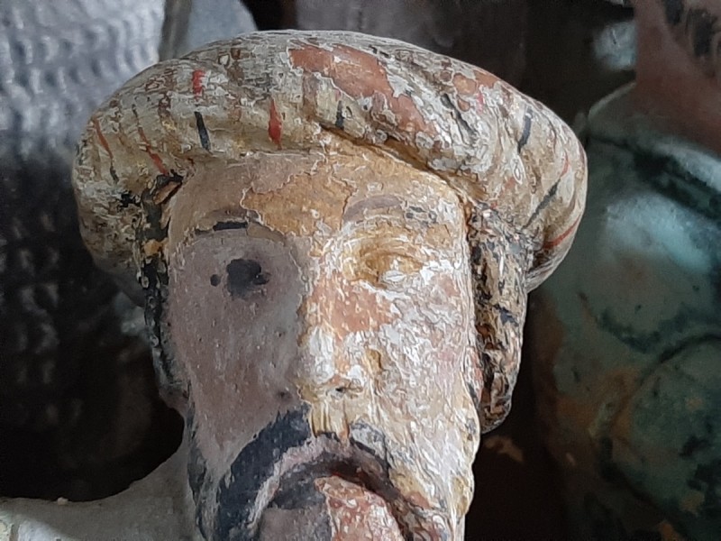 Atelier Giordani - Conservation - Restauration
Edifice – Mobilier - Sculpture – Objets d’art – Moulage –
Pierre, bois métal, polychromie et dorure - Conservation-restauration générale du choeur : Retable majeur et son maître-autel - Pierre calcaire, maçonnerie et plâtre, bois ; décors peints, dorés et argentés - OPÉRATIONS RÉALISÉES
-	Dépoussiérage, refixage, nettoyage
-	Comblement des lacunes, ragréage et masticage
-	Restitution d’éléments manquants par prise d’empreinte et moulage
-	Dégagement mécanique par clivage au scalpel
-	Allègement de la bronzine
-	Retouches sur les décors peints, dorés (or mica) et argentés (argent minéral Iriodin)
-	Dorure à la mixtion
-	Restitution des fonds (peinture acrylique) à partir de sondages
-	Patines d’harmonisation